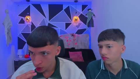 Snapshot of juan_nd_steven chatting on 10-17-25, 11:18 JuanSteven online show from 10-17-25, 11:18