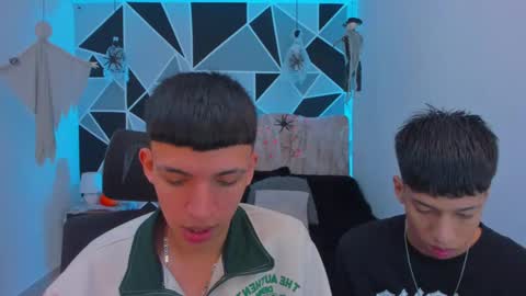 Snapshot of juan_nd_steven chatting on 10-24-25, 04:09 JuanSteven online show from 10-24-25, 04:09