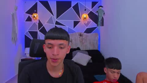 Snapshot of juan_nd_steven chatting on 10-28-25, 04:49 JuanSteven online show from 10-28-25, 04:49