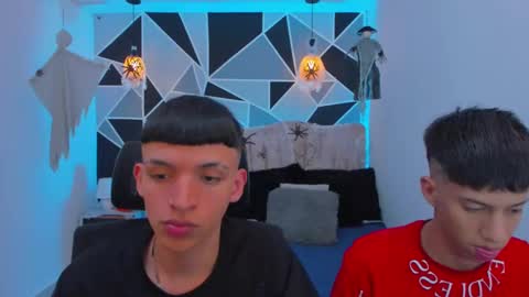 Snapshot of juan_nd_steven chatting on 10-31-25, 04:57 JuanSteven online show from 10-31-25, 04:57