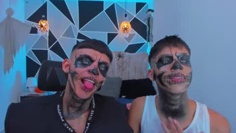 Snapshot of juan_nd_steven chatting on 10-31-25, 07:15 JuanSteven online show from 10-31-25, 07:15