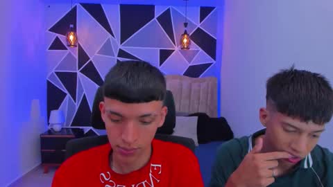 Snapshot of juan_nd_steven chatting on 11-05-25, 04:34 JuanSteven online show from 11-05-25, 04:34