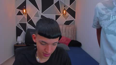 Snapshot of juan_nd_steven chatting on 11-06-25, 04:24 JuanSteven online show from 11-06-25, 04:24