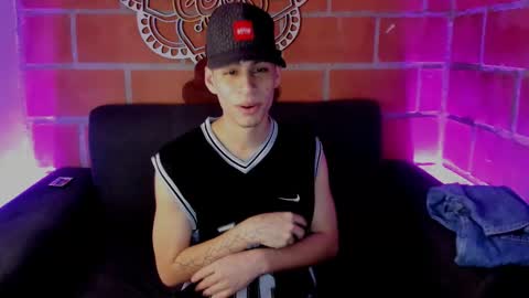 Snapshot of juan_posada1 chatting on 03-25-26, 09:10 Juan Posada online show from 03-25-26, 09:10