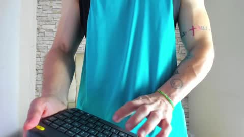 Snapshot of juan_prior chatting on 01-28-25, 12:43 JUAN online show from 01-28-25, 12:43