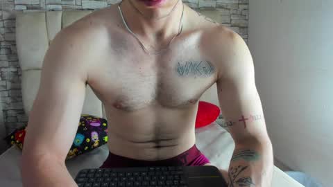 Snapshot of juan_prior chatting on 02-08-25, 01:22 JUAN online show from 02-08-25, 01:22