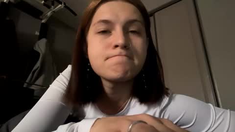 Snapshot of juanastrefeler chatting on 10-17-25, 07:11 Lola online show from 10-17-25, 07:11