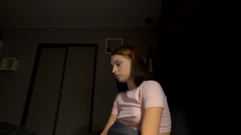 Snapshot of juanastrefeler chatting on 10-21-25, 04:08 Lola online show from 10-21-25, 04:08