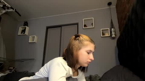 Snapshot of juanastrefeler chatting on 10-25-25, 11:07 Lola online show from 10-25-25, 11:07