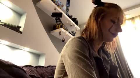 Snapshot of juanastrefeler chatting on 10-31-25, 10:05 Lola online show from 10-31-25, 10:05