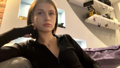 Snapshot of juanastrefeler chatting on 11-04-25, 02:49 Lola online show from 11-04-25, 02:49