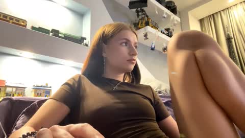 Snapshot of juanastrefeler chatting on 11-11-25, 03:45 Lola online show from 11-11-25, 03:45