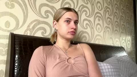 Lola online show from 06-20-26, 06:16