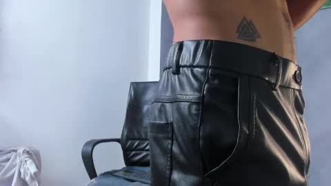 Juan Esteban online show from 02-01-26, 01:15