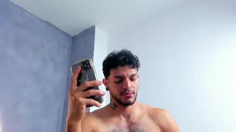 Juan Esteban online show from 06-18-26, 05:17