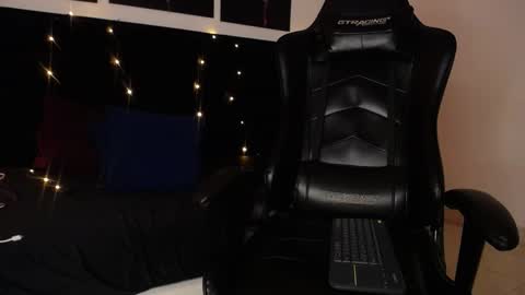 juancamilo66_ online show from 02-04-25, 03:11