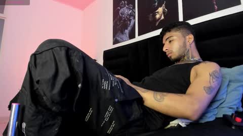 juancamilo66_ online show from 11-04-25, 04:11