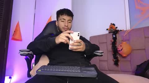 juancamilo66_ online show from 11-05-25, 02:55