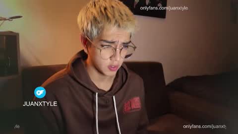 Snapshot of juancamroom chatting on 03-13-26, 01:18 . online show from 03-13-26, 01:18