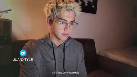 Snapshot of juancamroom chatting on 03-16-26, 12:42 . online show from 03-16-26, 12:42