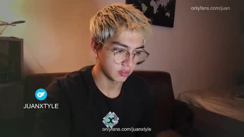 Snapshot of juancamroom chatting on 03-17-26, 07:39 . online show from 03-17-26, 07:39