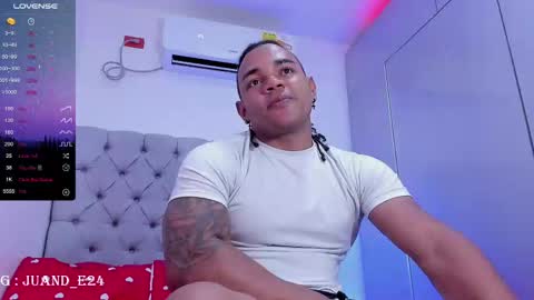 independent model online show from 02-18-25, 04:04