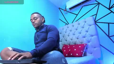 Snapshot of juande_24 chatting on 07-23-26, 03:43 independent model online show from 07-23-26, 03:43