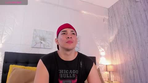 Juan David online show from 11-21-25, 01:32