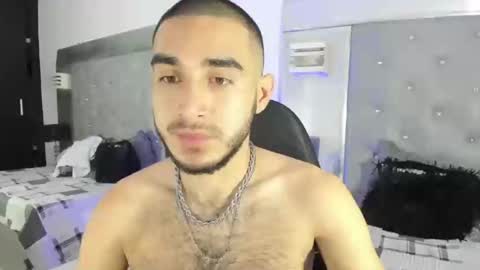 Juan Diego Uribe online show from 01-12-25, 10:54