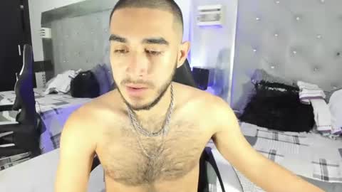 Juan Diego Uribe online show from 01-13-25, 01:56