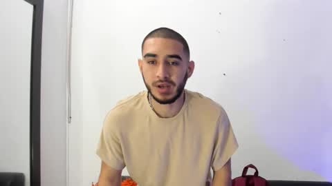 Juan Diego Uribe online show from 03-03-25, 01:31