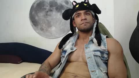 Snapshot of juanes_aristi chatting on 10-13-25, 11:27 Juanes online show from 10-13-25, 11:27