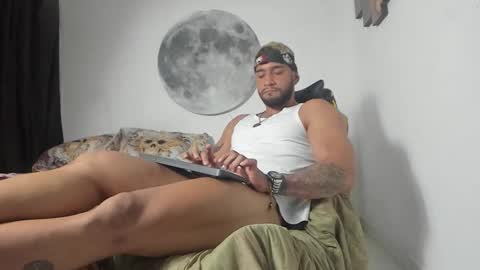 Snapshot of juanes_aristi chatting on 03-19-26, 10:36 Juanes online show from 03-19-26, 10:36