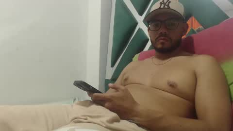 juanfe_style online show from 10-10-25, 12:42