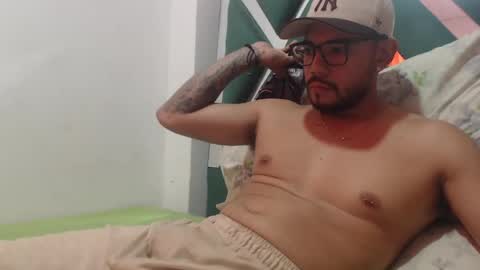 juanfe_style online show from 11-10-25, 02:16