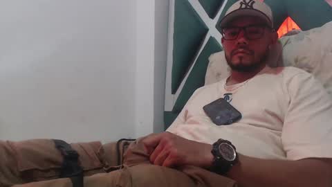 juanfe_style online show from 11-22-25, 03:33