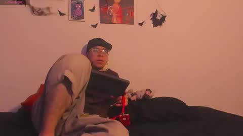 juanftmaria2 online show from 10-09-25, 10:41