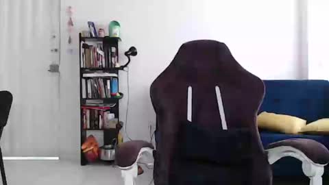 Snapshot of juanisimo_ chatting on 02-10-25, 01:33 JUANISIMO online show from 02-10-25, 01:33