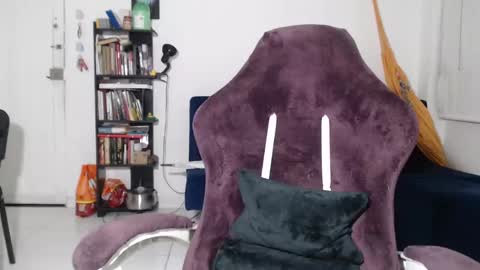 Snapshot of juanisimo_ chatting on 02-25-25, 11:33 JUANISIMO online show from 02-25-25, 11:33
