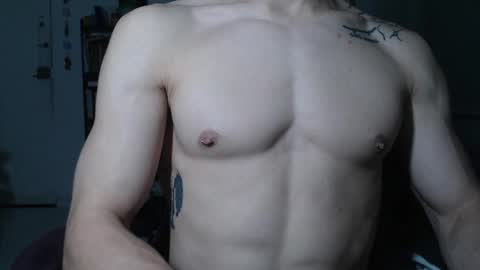 Snapshot of juanisimo_ chatting on 03-05-25, 02:36 JUANISIMO online show from 03-05-25, 02:36