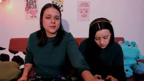 juanitaaa_ online show from 05-19-26, 01:56