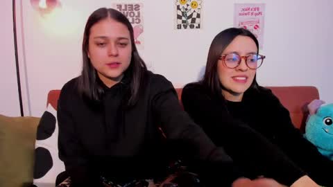 juanitaaa_ online show from 06-01-26, 04:25