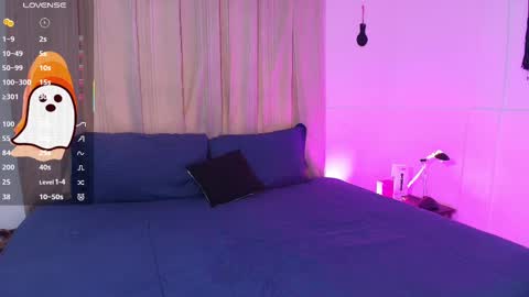 Blue online show from 10-20-25, 04:07