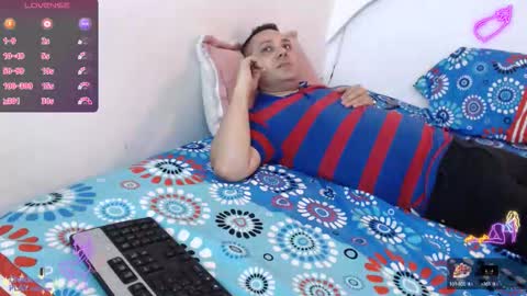 Snapshot of juanjo_hot03 chatting on 10-20-25, 01:00 juanjo_hot03 online show from 10-20-25, 01:00