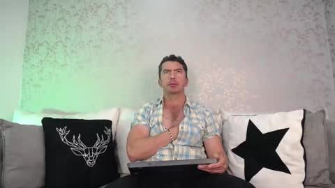Snapshot of juank_fit45 chatting on 10-02-25, 01:51 Juan k online show from 10-02-25, 01:51