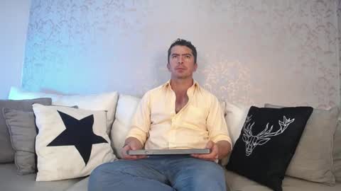 Snapshot of juank_fit45 chatting on 10-03-25, 02:03 Juan k online show from 10-03-25, 02:03