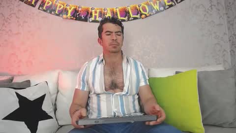 Snapshot of juank_fit45 chatting on 10-21-25, 01:56 Juan k online show from 10-21-25, 01:56