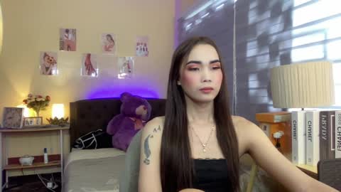 Snapshot of judiella chatting on 12-18-24, 02:21 EloiseMoree online show from 12-18-24, 02:21