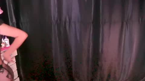 Sisi online show from 10-28-25, 02:04