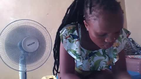 juice_petite3 online show from 02-21-25, 01:00